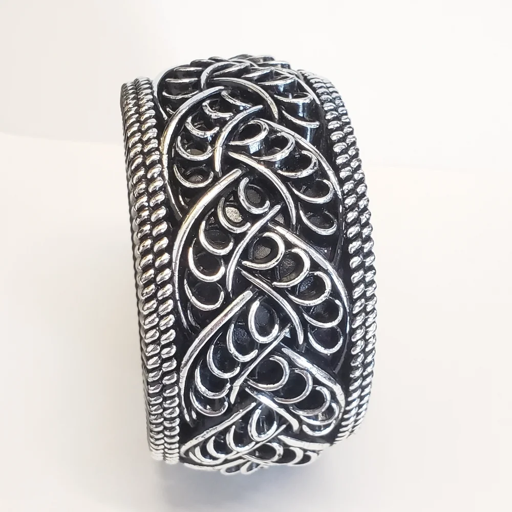 Unique Silver Swirl Acrylic Light Weight Hinge Bracelet